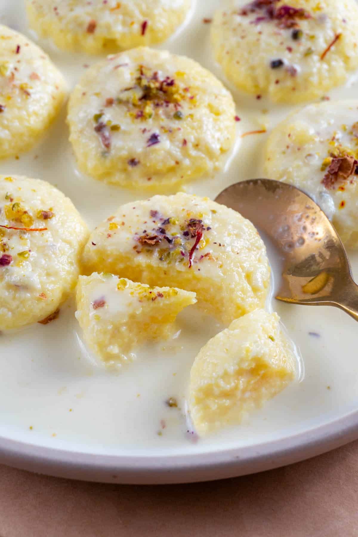 SWEETS WHITE RASMALAI KG